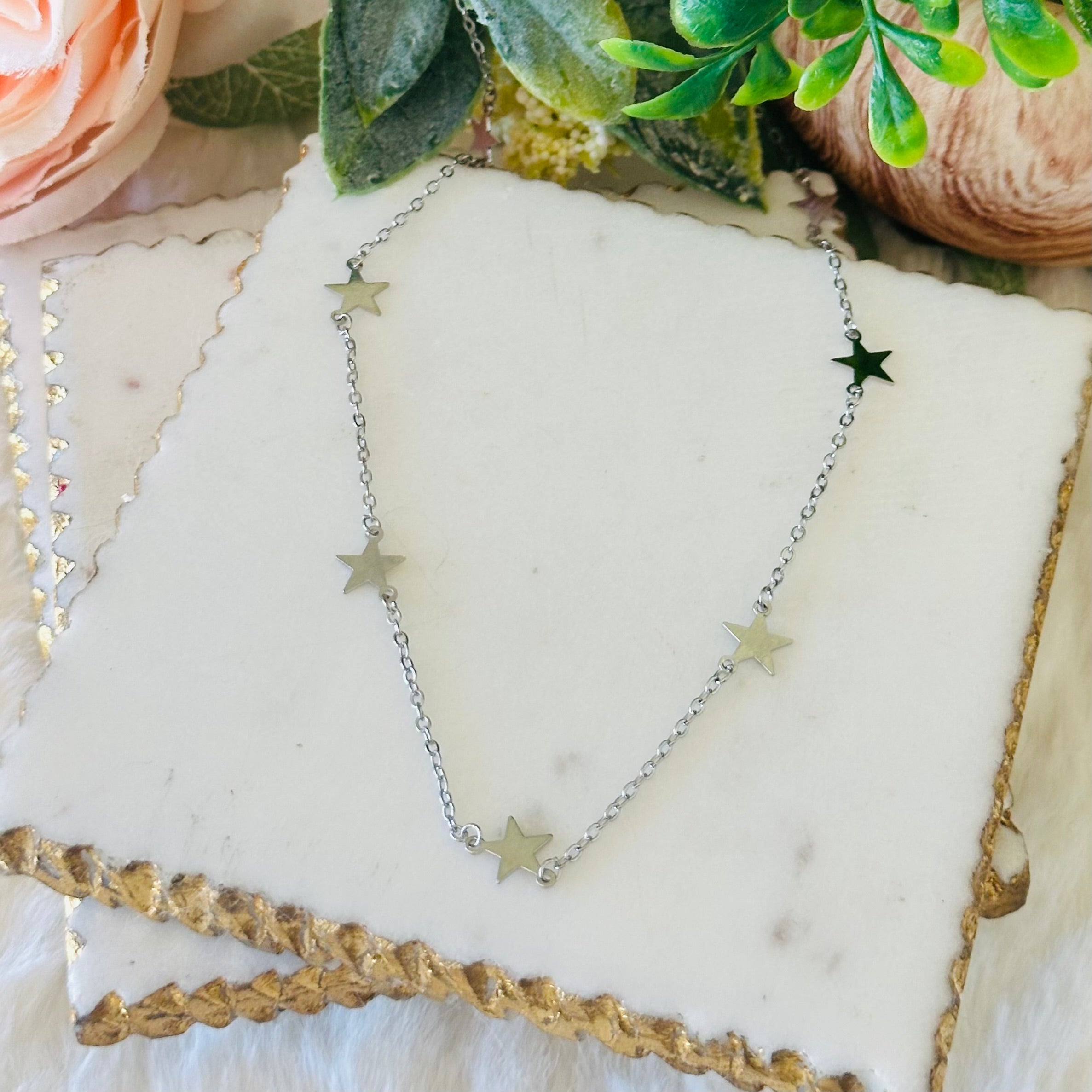Colar Gargantilha com Pingente Stella Estrela Delicada