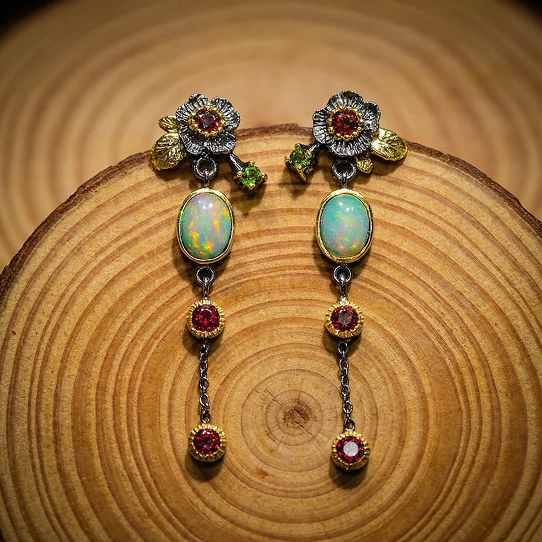 Brincos boho com opala e zircônia vermelha