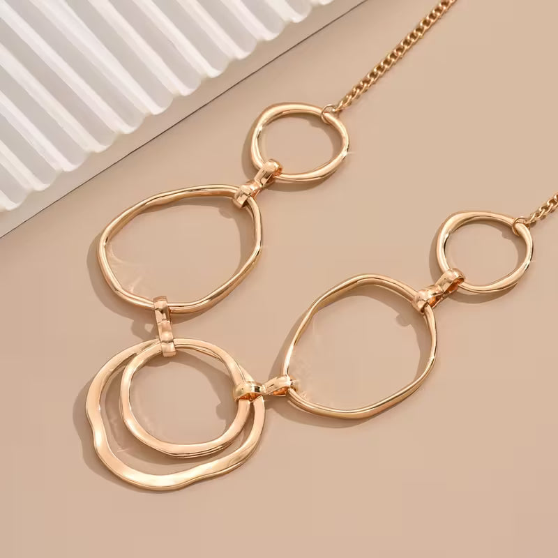 Colar de Pingente Inspirado na Elegância Vintage