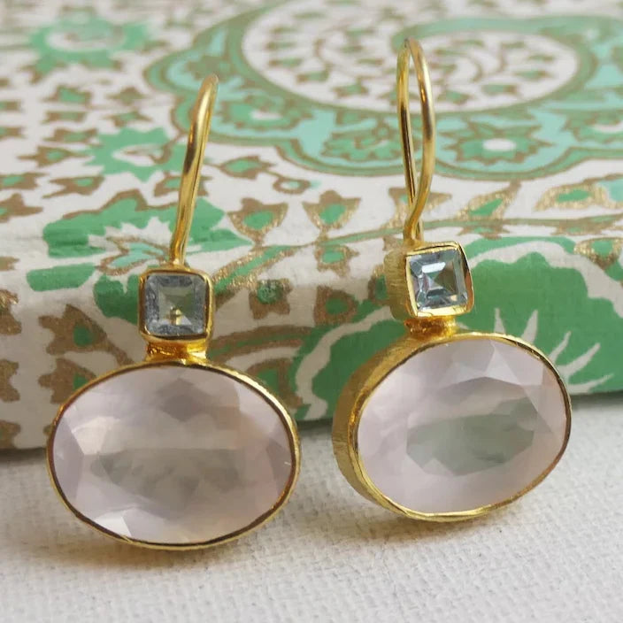 Brincos Dourados Vintage com Cristal Branco