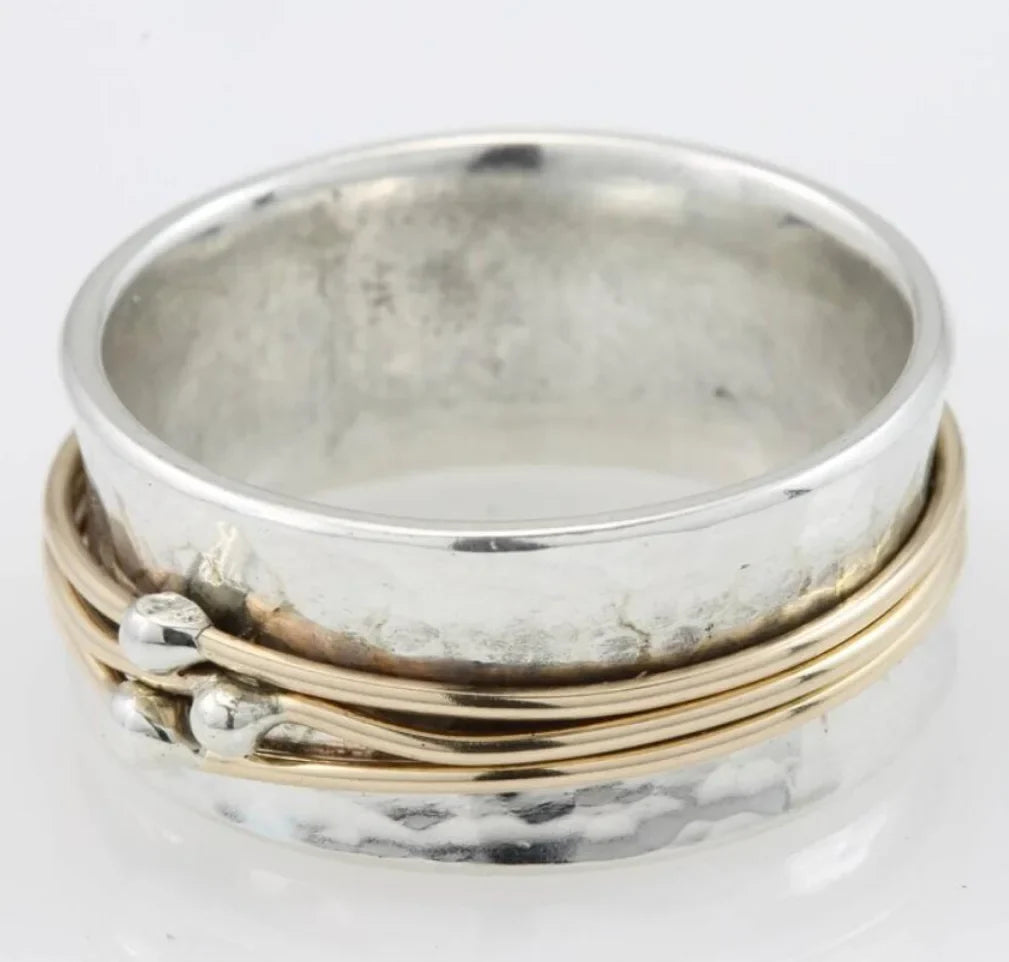 Anel Vintage Dourado com Camadas em Prateado