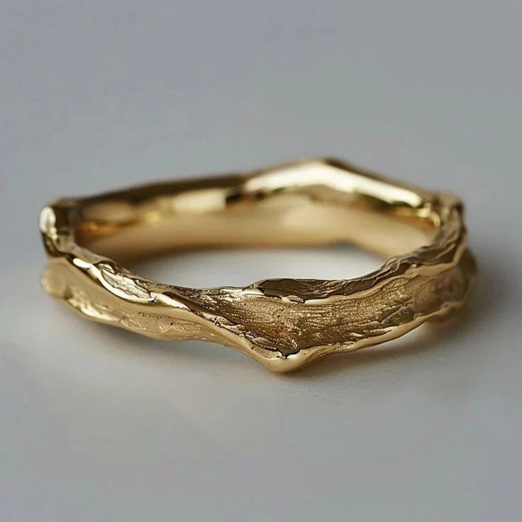 Anel de ouro forjado vintage