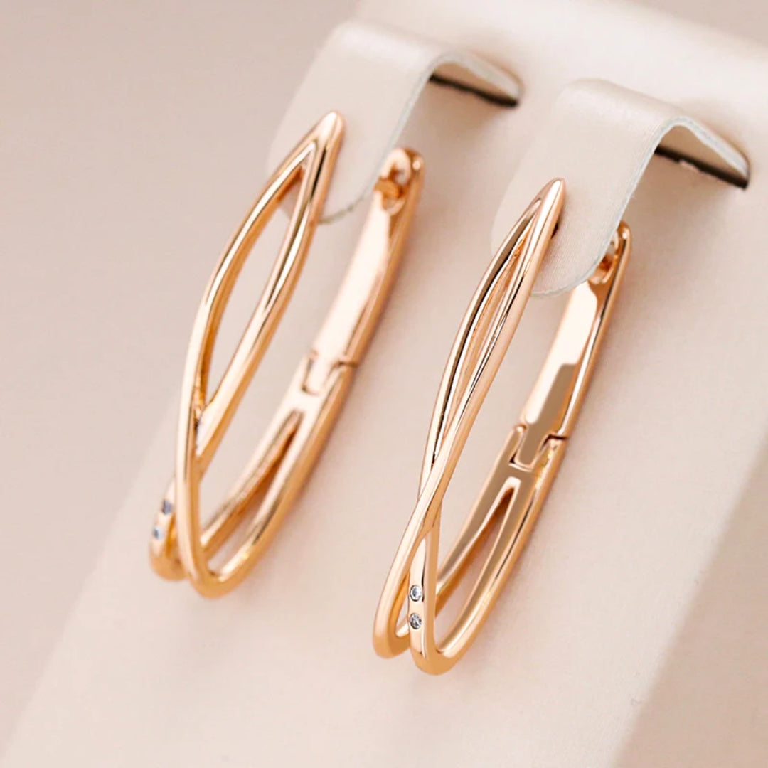 Brincos Elegantes Banhados a Ouro com Cruz