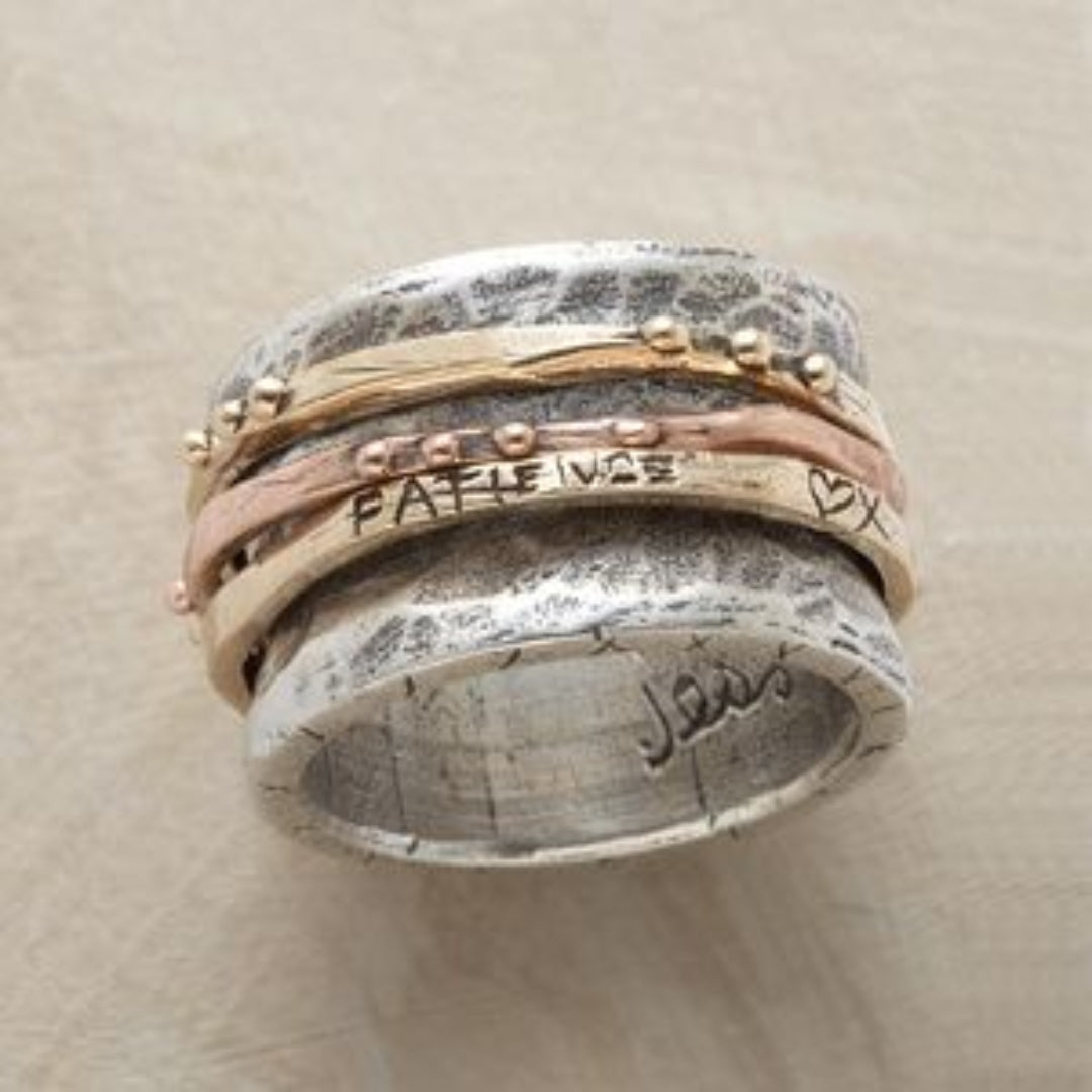 Elegante anel vintage em ouro e prata com rosas