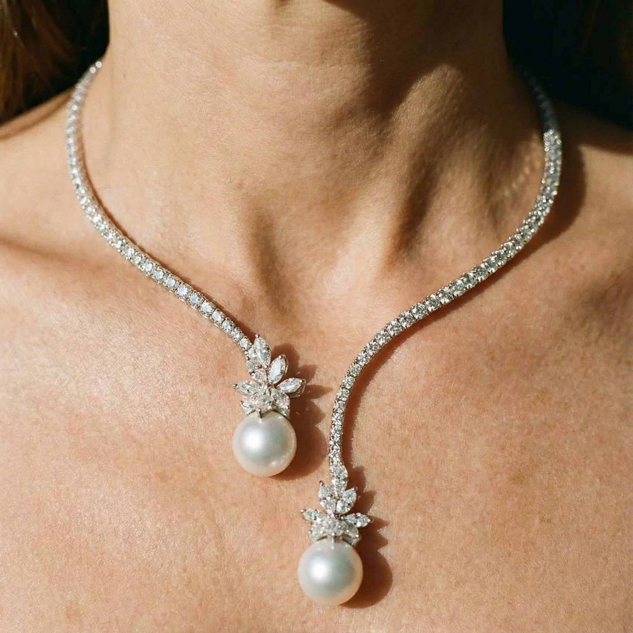 Colar Elegante e Brilhante de Pérolas em Prata Esterlina
