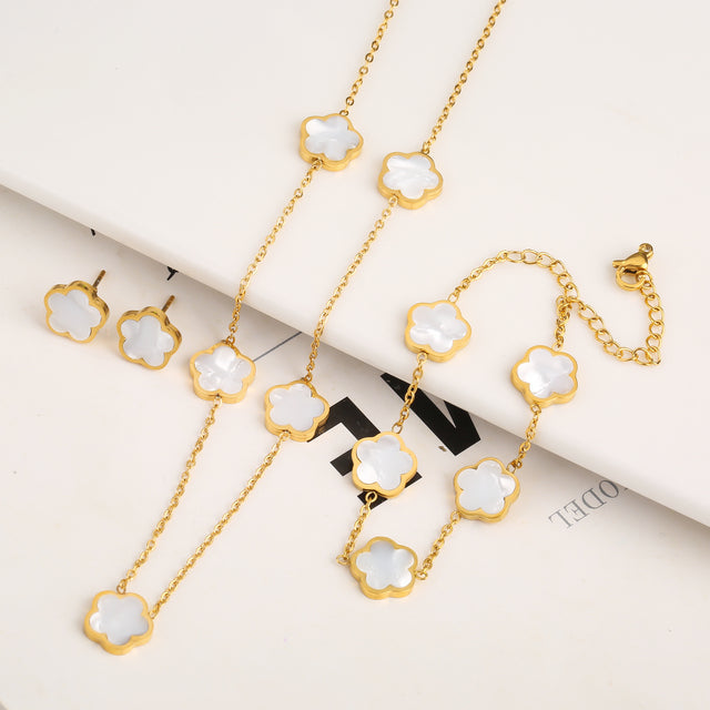 Conjunto de Peças em Forma de Árvores