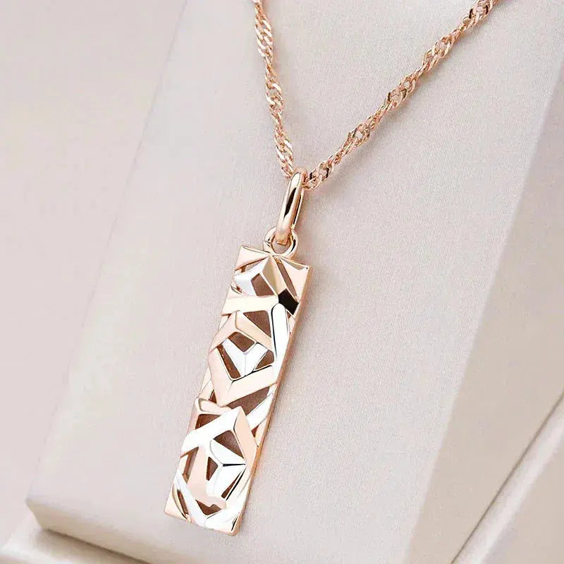 Colar Elegante em Prateado e Dourado