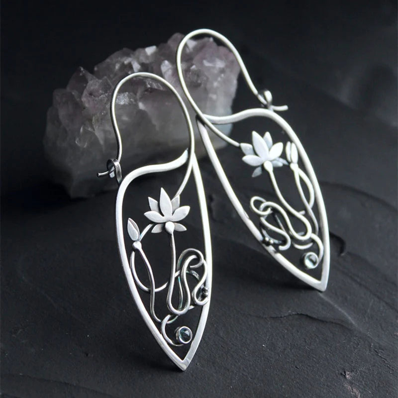Brincos de prata esterlina com flor de lótus