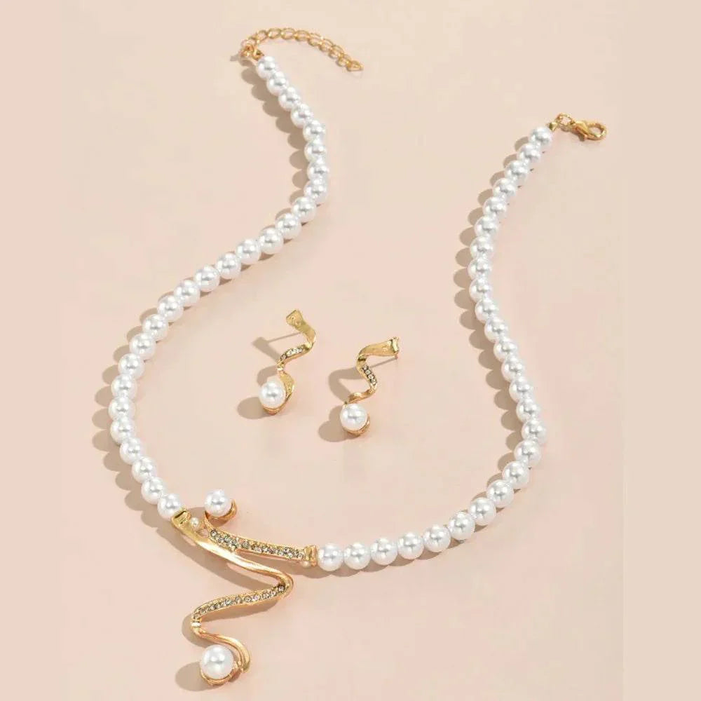 Conjunto de Colar e Brincos de Pérolas Naturais