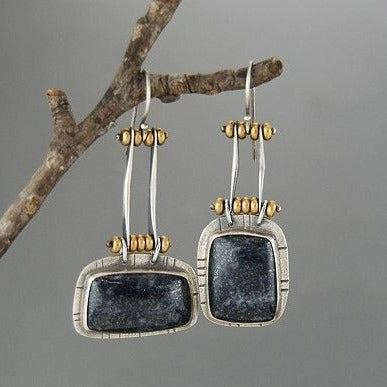 Brincos Vintage em Prata com Pedra Preta