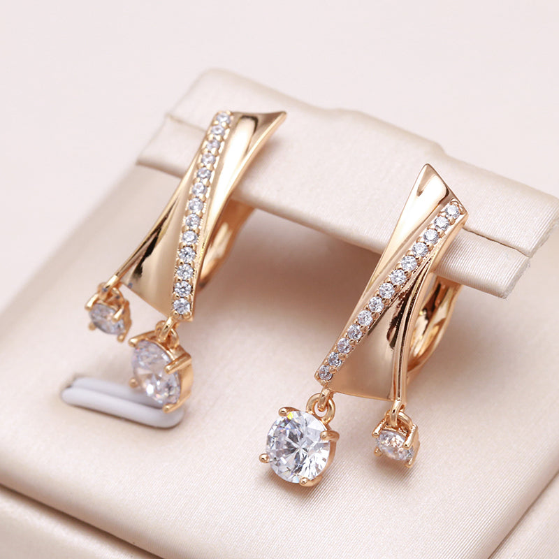 Brincos Elegante Irregular em Ouro e Zircões