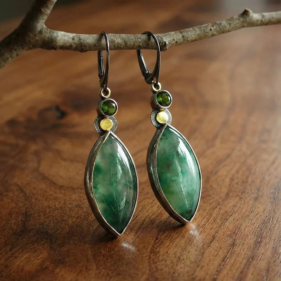 Brincos vintage com pedra verde