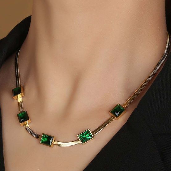 Colar Vintage de Zircónia Verde