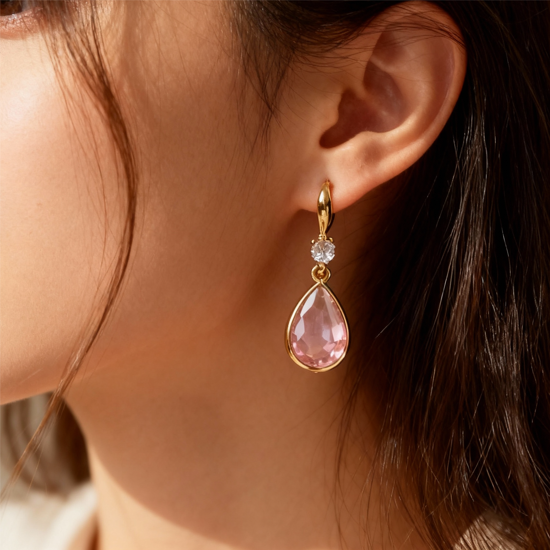 Brincos Vintage Gota com Cristal Rosa