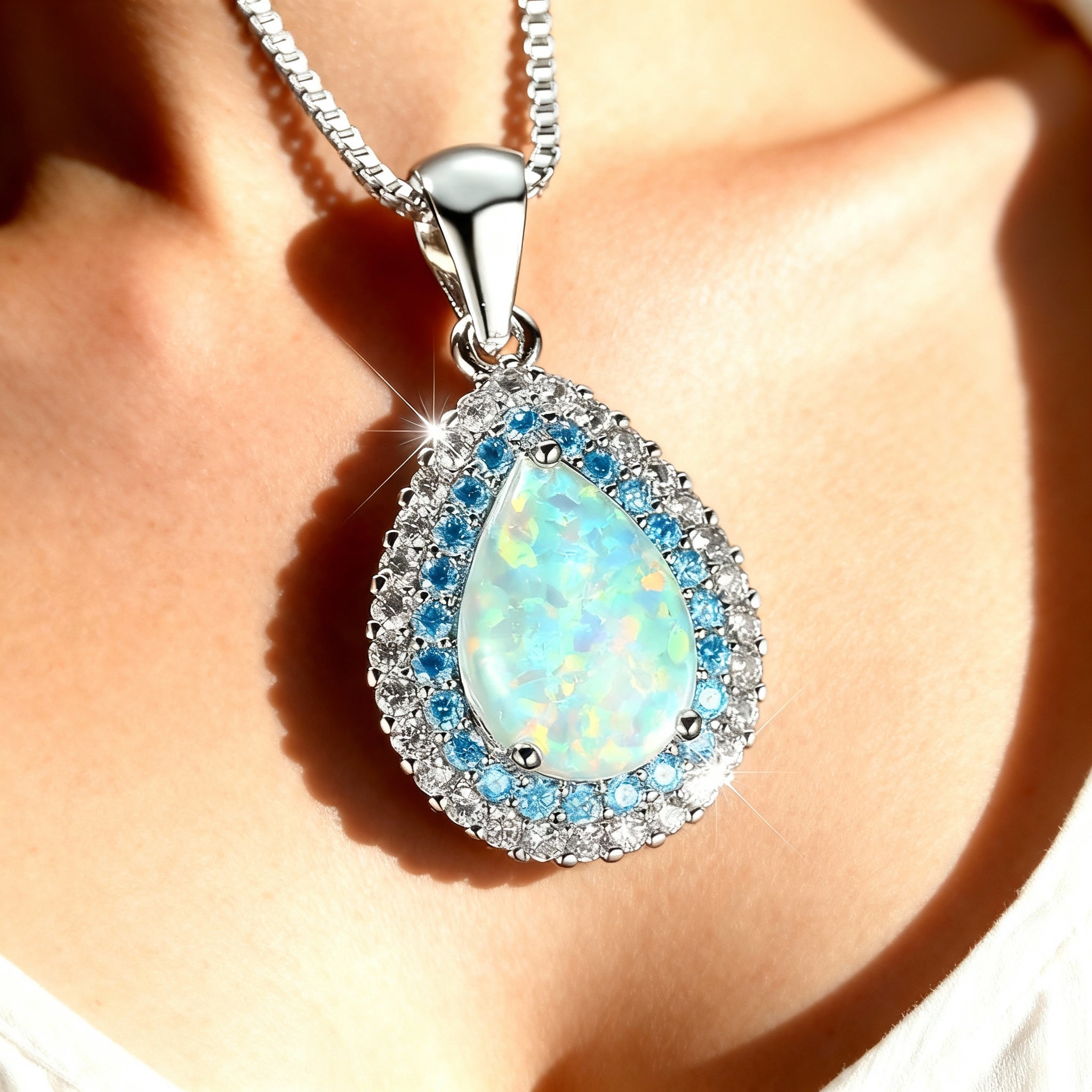 Colar Gota de Opala Azul Brilhante