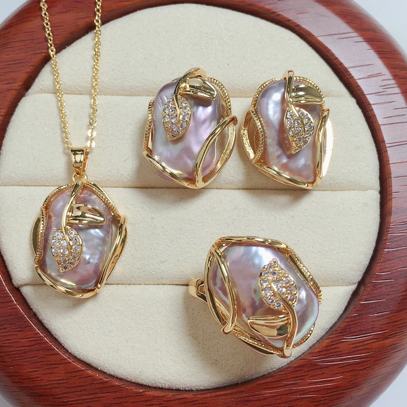 Conjunto Colar + Brincos Pérolas de Água Doce em Ouro