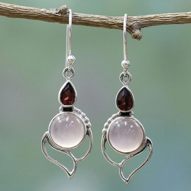 Brincos Vintage em Prata com Pedra da Lua e Cristal Vermelho