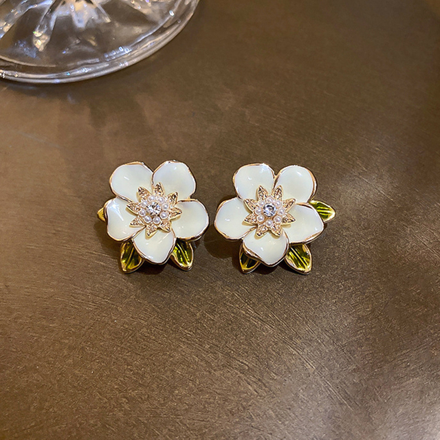 Brincos em Ouro Branco com Zircônia