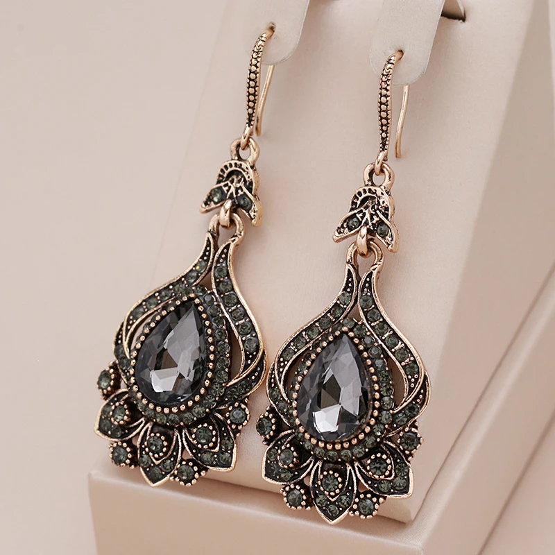 Brincos Elegantes em Cristal Preto Mandala