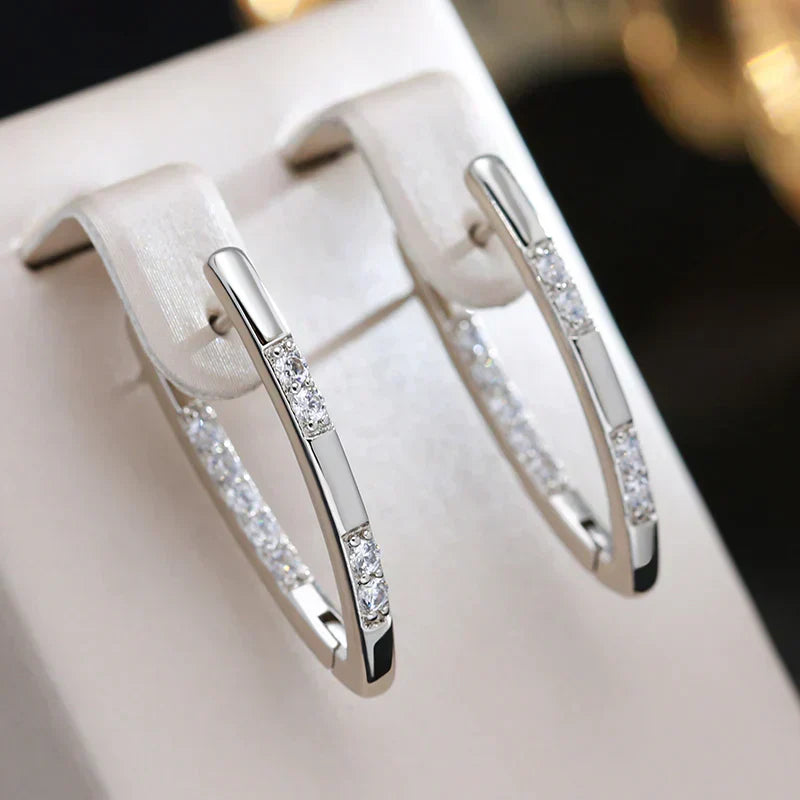 Brincos Elegantes de Zircónia em Ouro