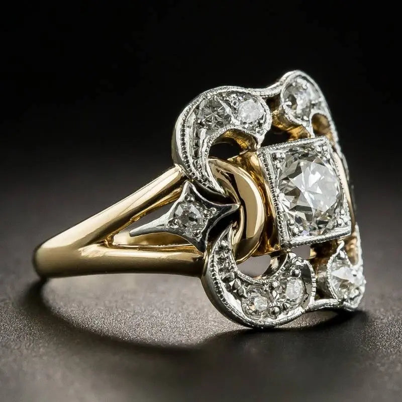 Anel Vintage Dourado com Zircónia
