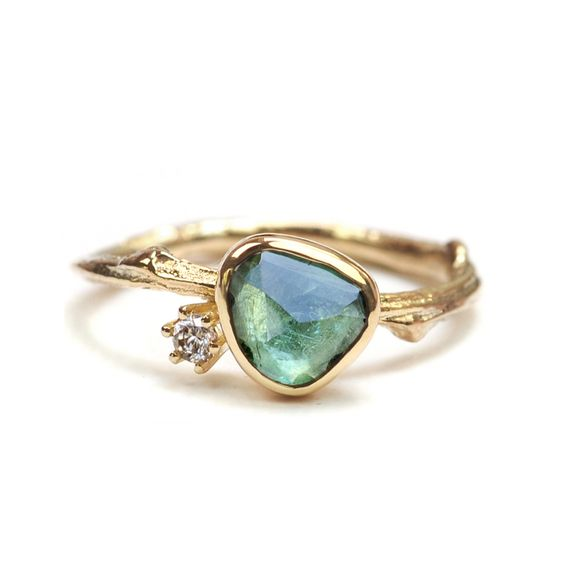 Anel Vintage em Ouro com Pedra Azul