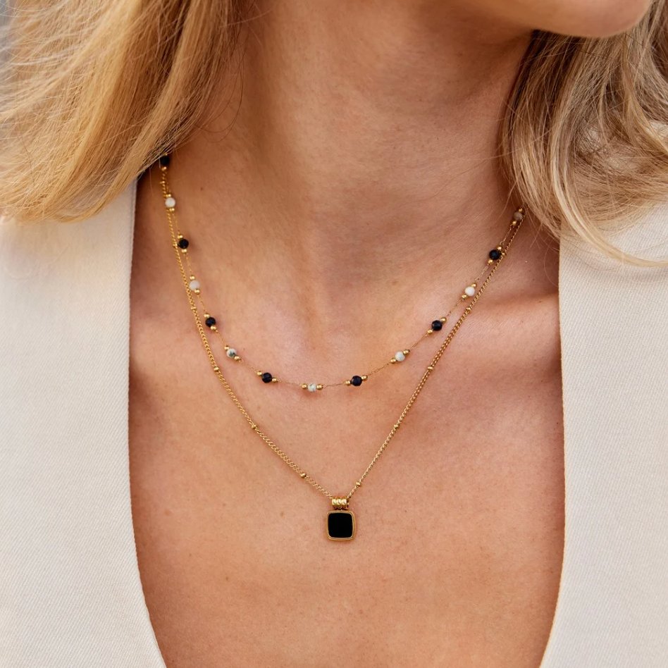 Colar com Pendente Lucia em Preto