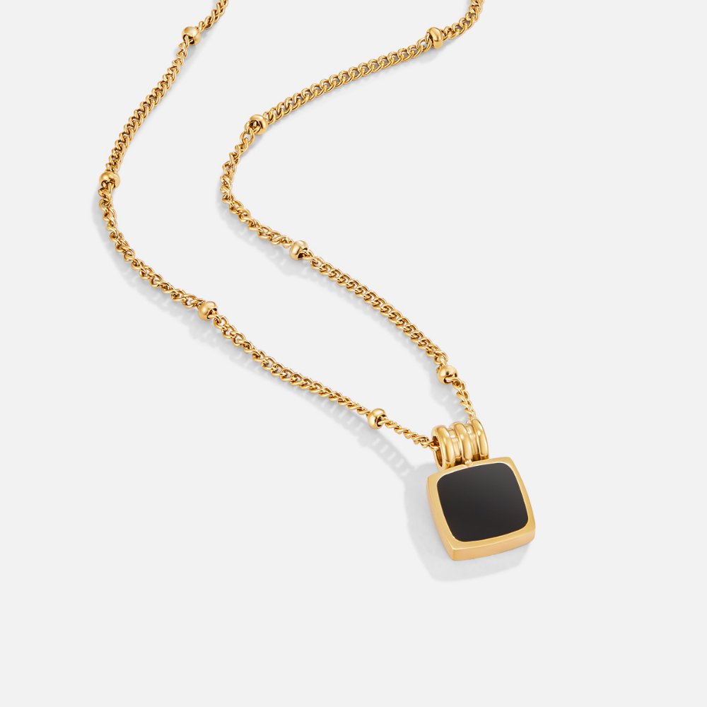 Colar com Pendente Lucia em Preto