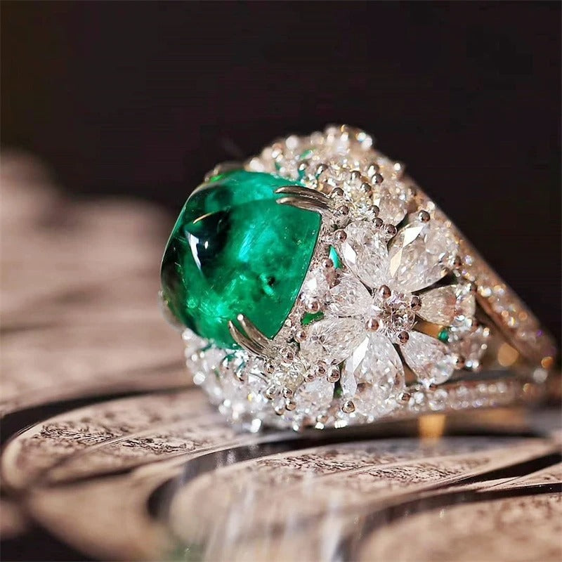 Anel Floral Vintage com Pedra Verde e Diamantes