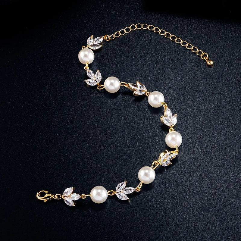 Pulseira Vintage com Pérolas e Folhas em Ouro