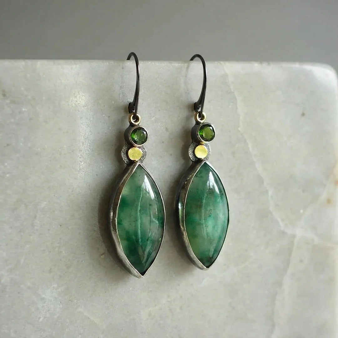 Brincos vintage com pedra verde