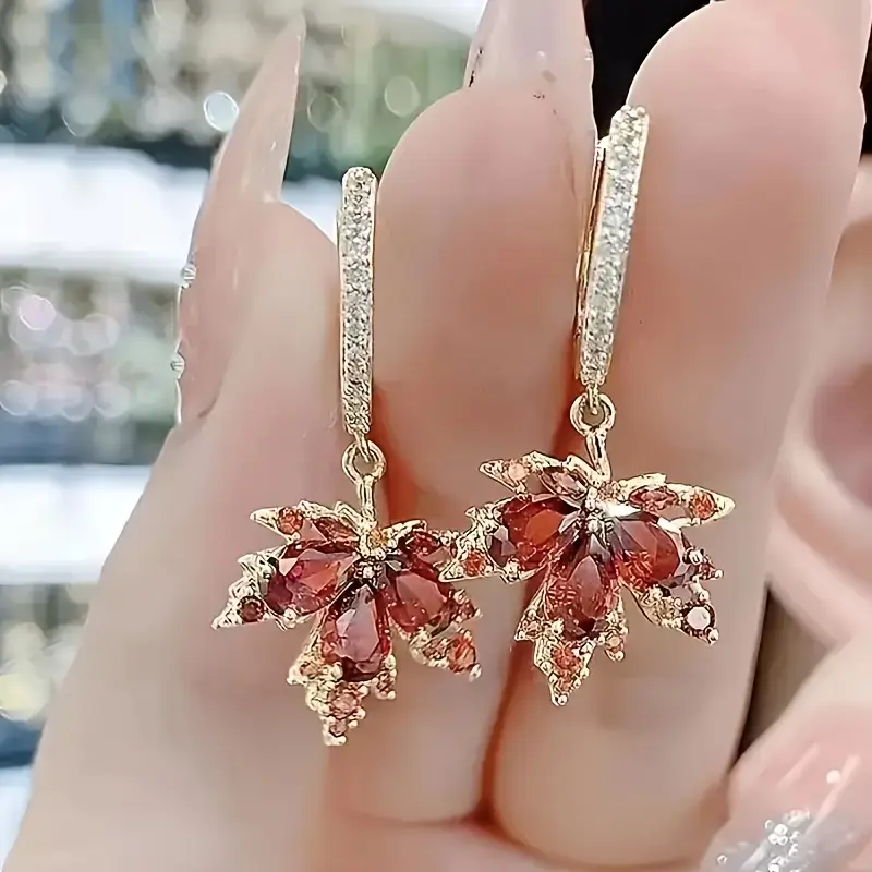 Brincos Dourados de Folha com Zircónia