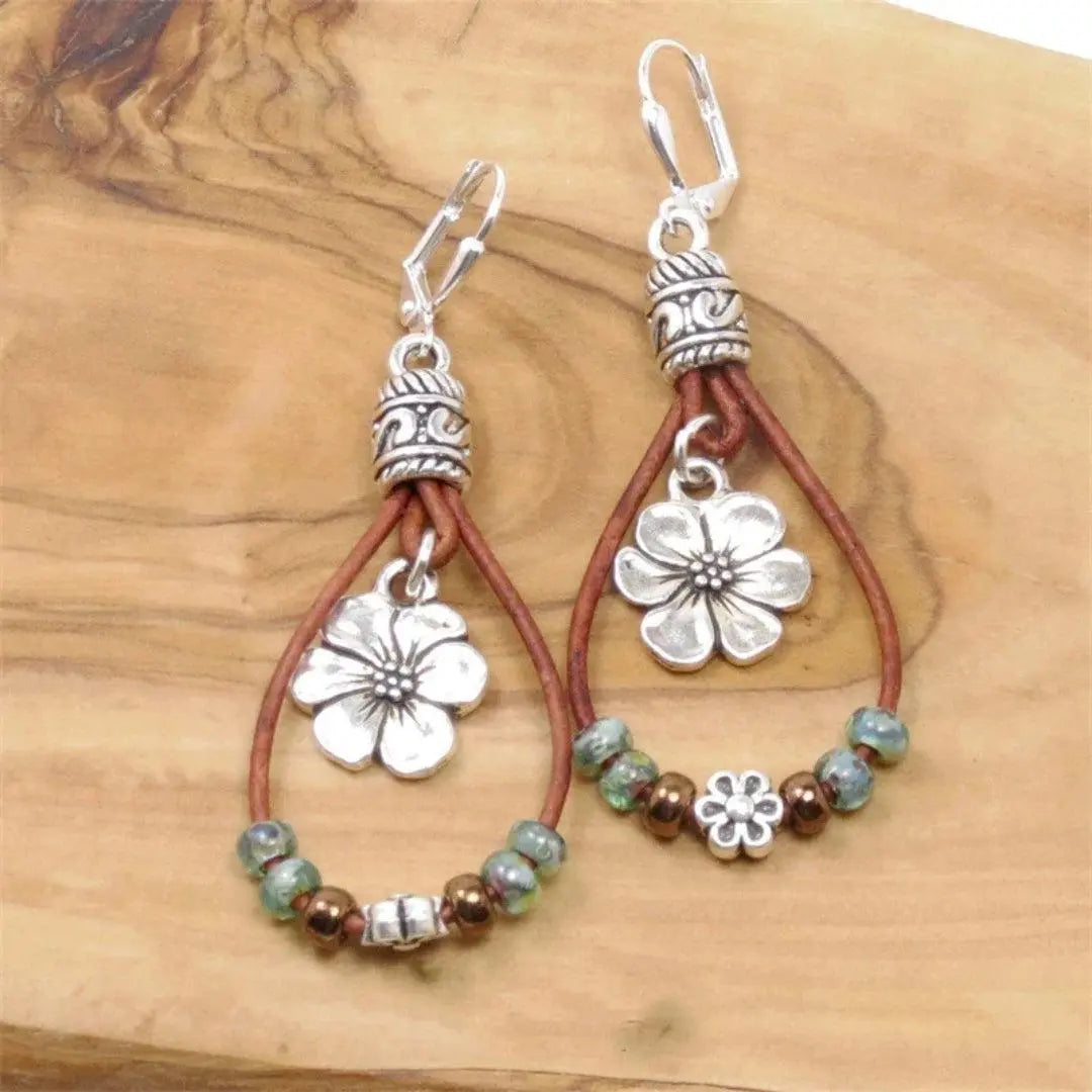 Brinco Vintage Floral em Couro