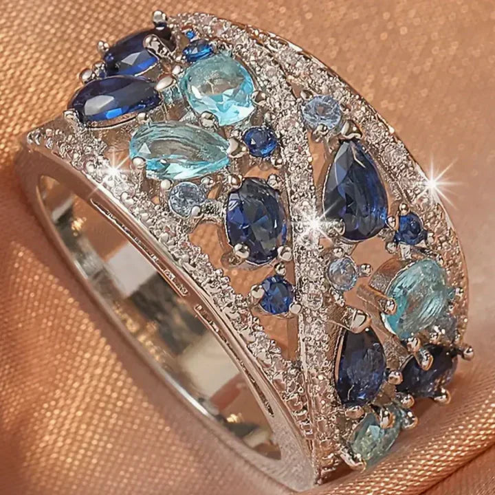 Anel Vintage com Zircônia Azul