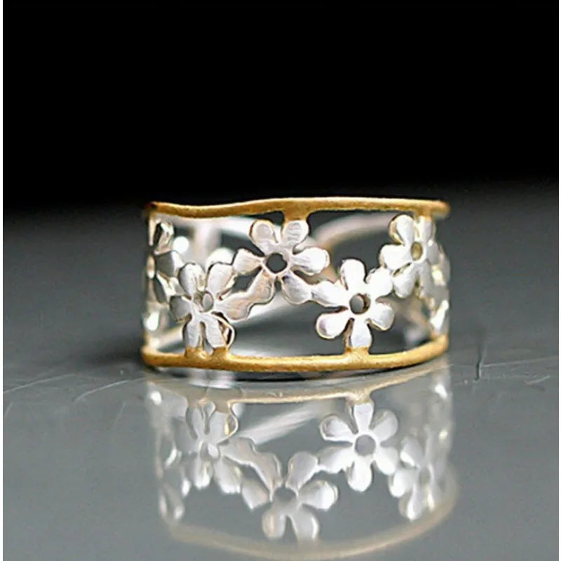 Anel de Ouro e Folhas de Prata