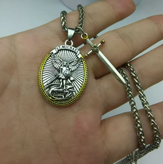 Colar Decorativo Vintage para Homem