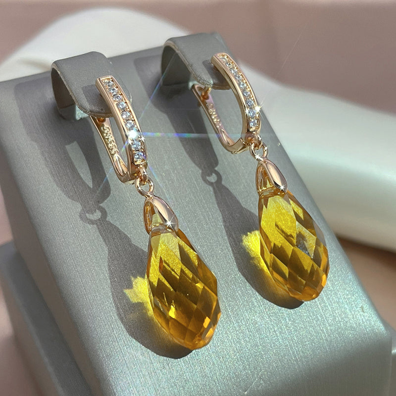 Brincos Elegantes em Cristal Amarelo e Ouro