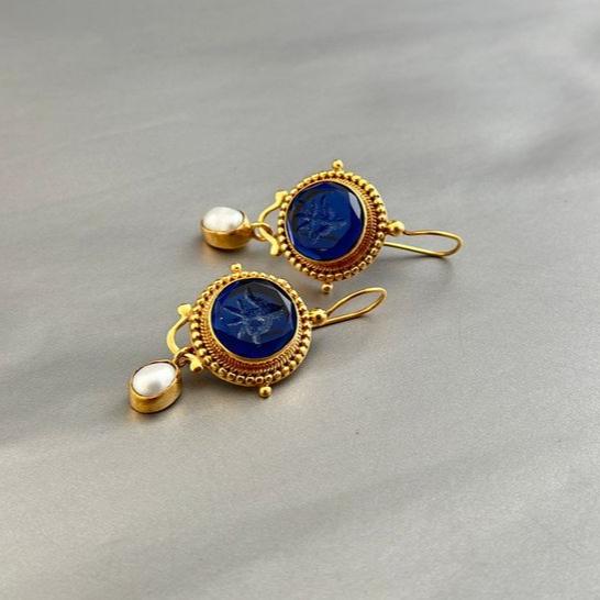 Brincos Vintage em Ouro com Pérolas Azuis