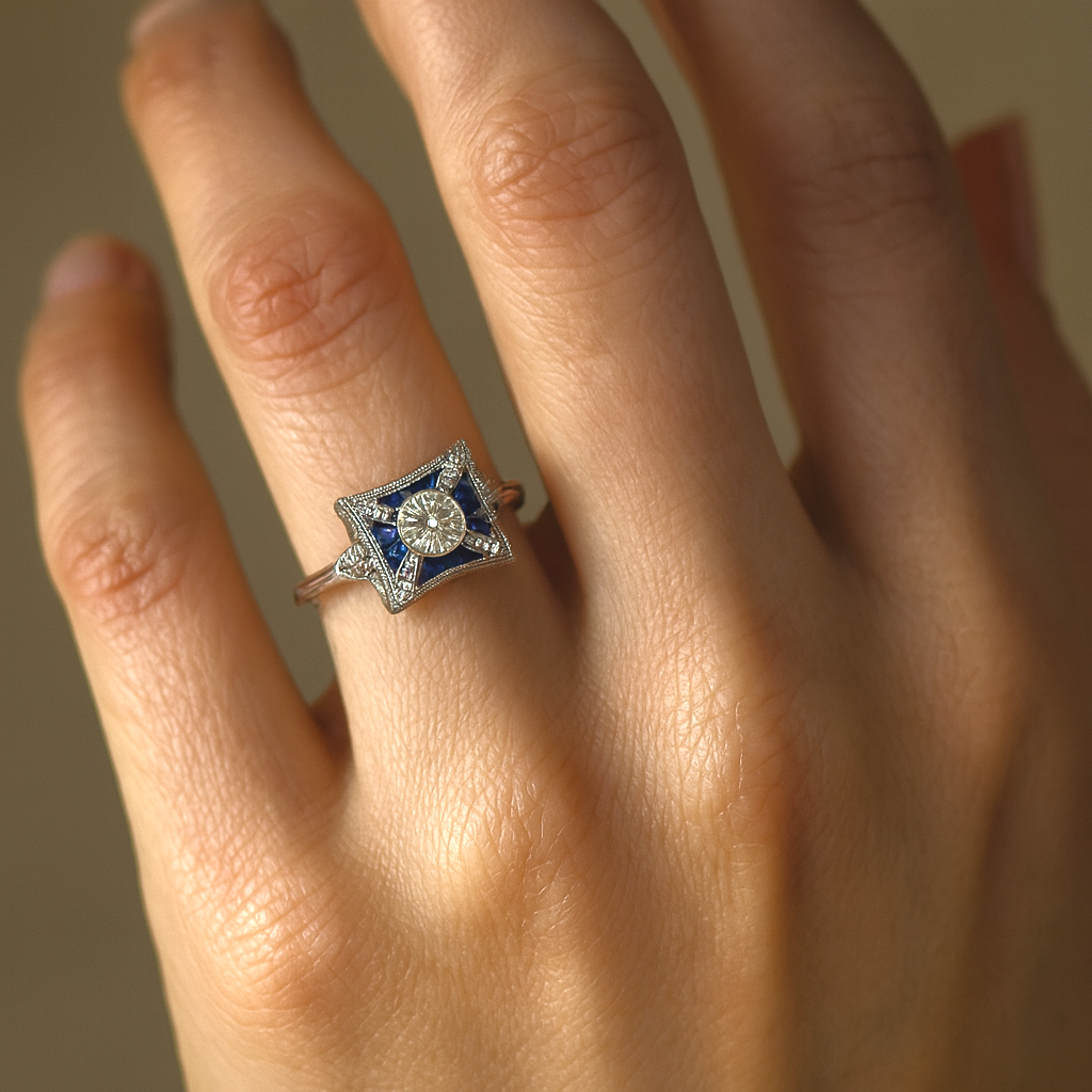 Anel Vintage Quadrado com Zircónia Azul