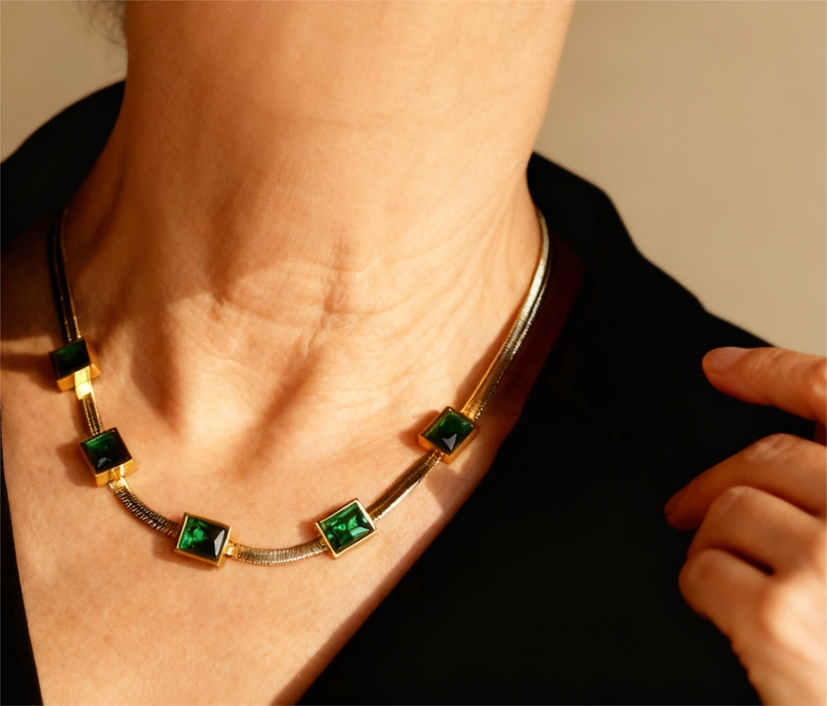 Colar Vintage de Zircónia Verde