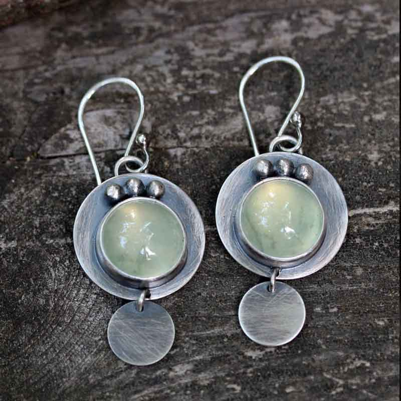 Brincos Vintage com Cristal de Lua Verde em Prata