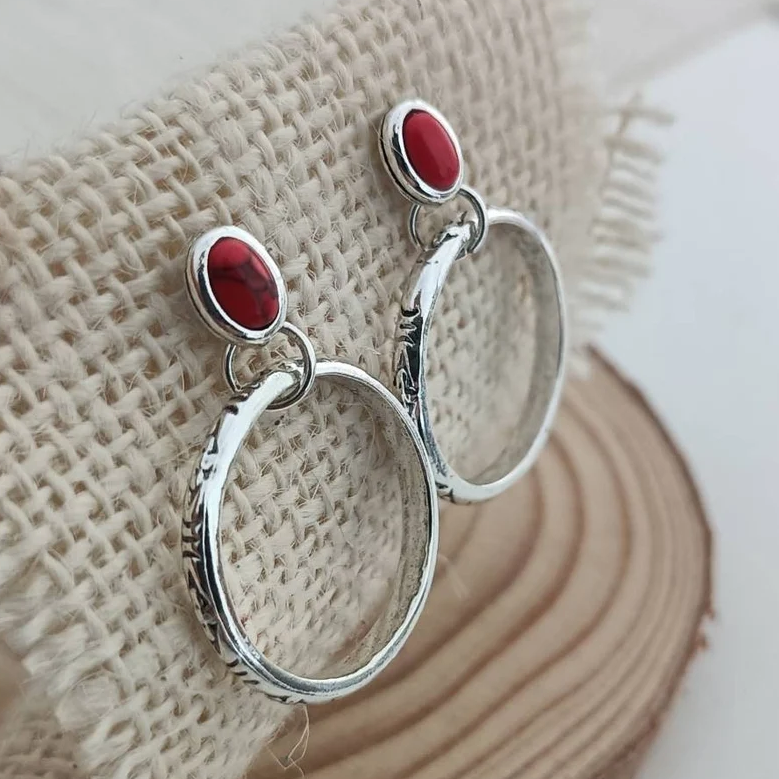 Brincos Boho com Pedras Vermelhas