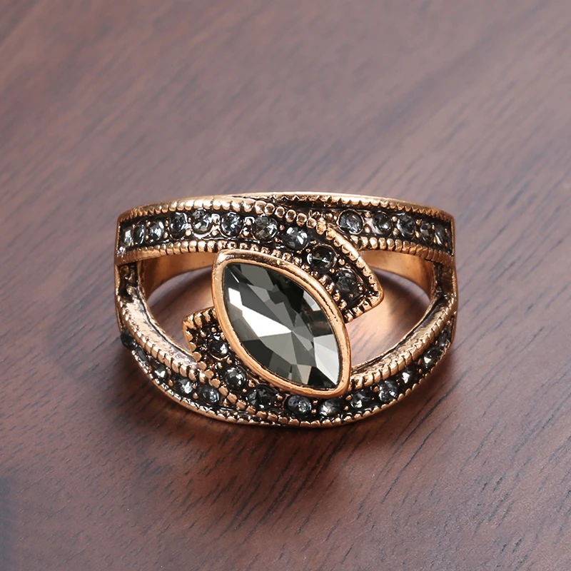 Elegante Anel em Cristal Preto