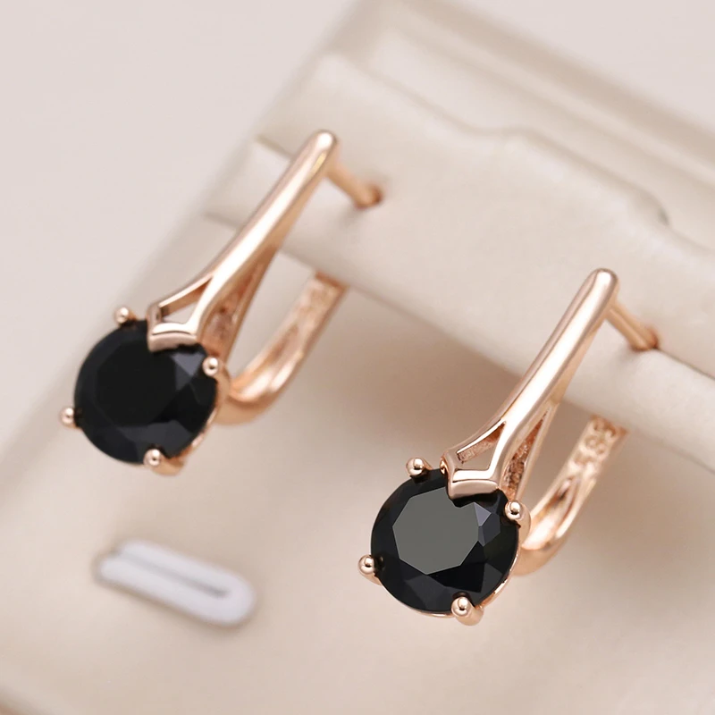 Brincos Elegantes em Ouro com Zircônia Preta