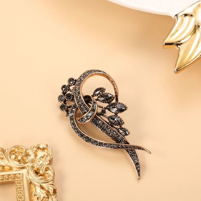 Brincos Pretos Elegantes com Zircônia