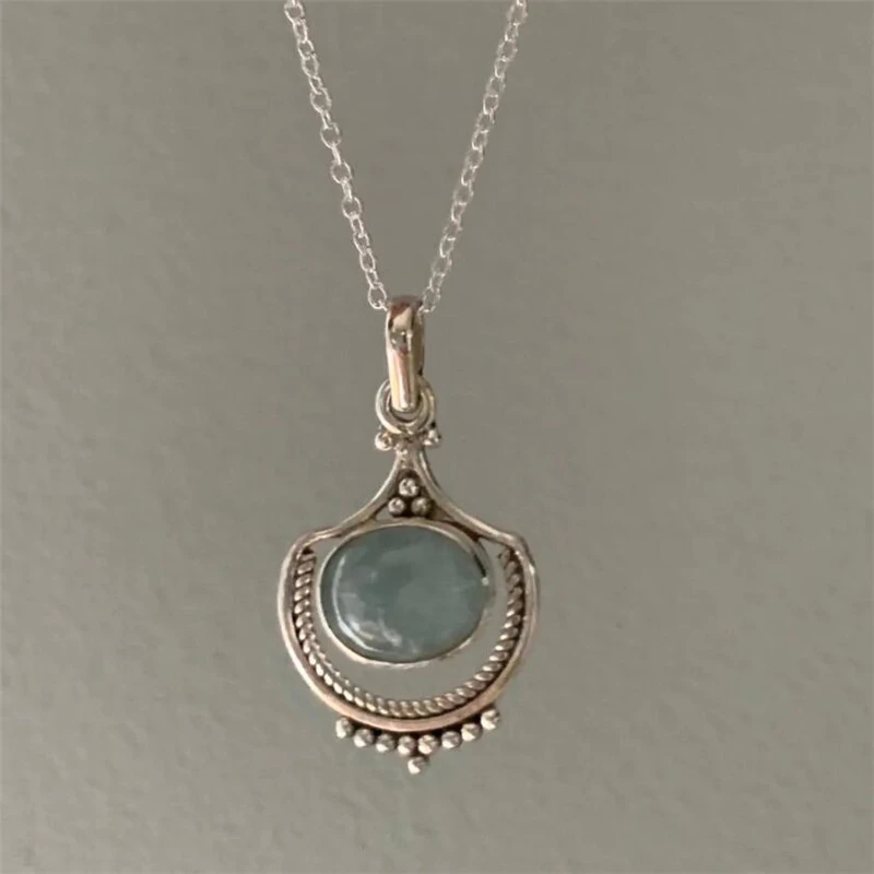 Colar Vintage com Pedra Verde