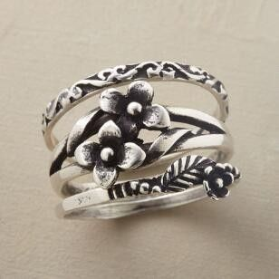 Anel Vintage Prateado com Flores em Camadas