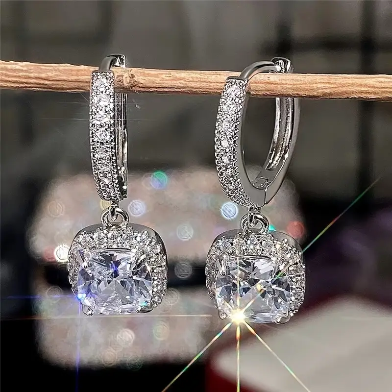 Brincos Prateados Vintage com Zircónia Cúbica