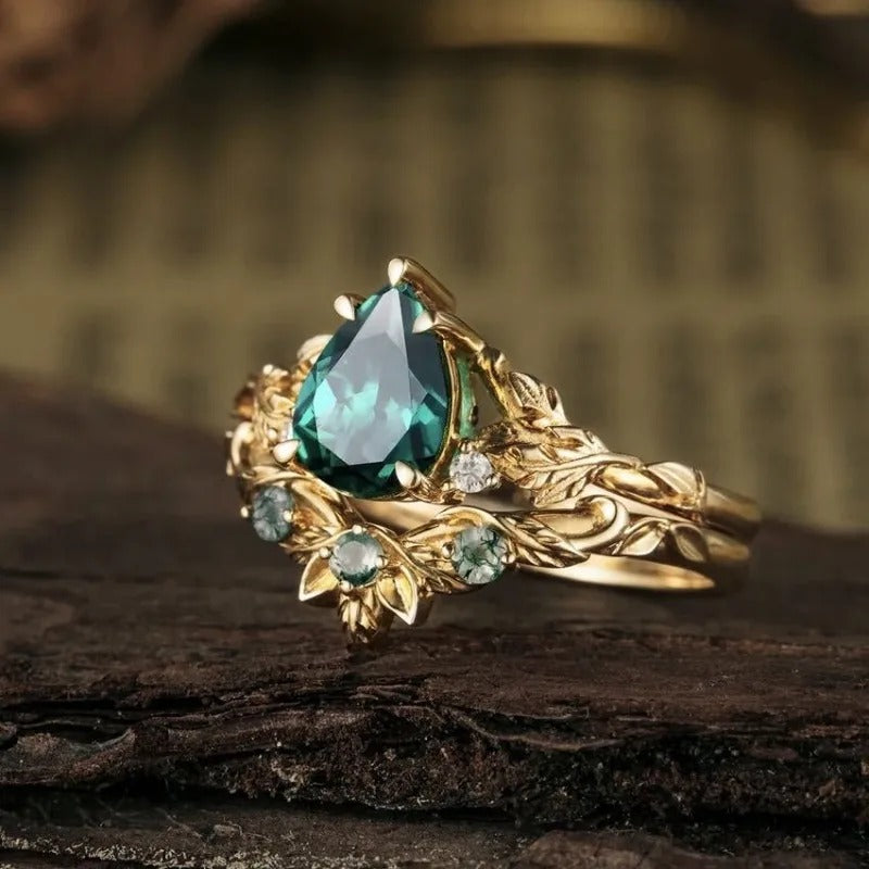 Anel Vintage com Pedra Verde Floral