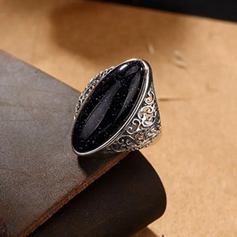 Anel Oval Vintage em Prata com Pedra
